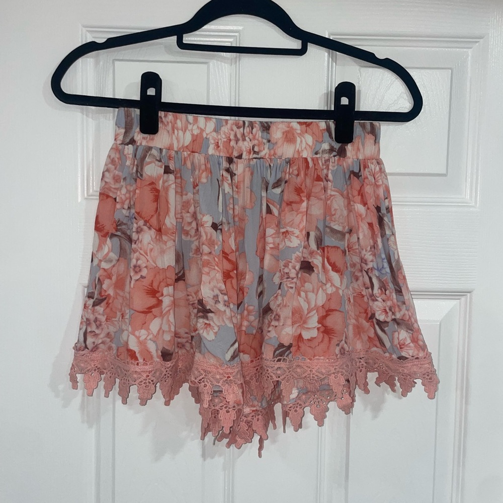 Jaase Floral Lace Trim Shorts - Pink and Gray
